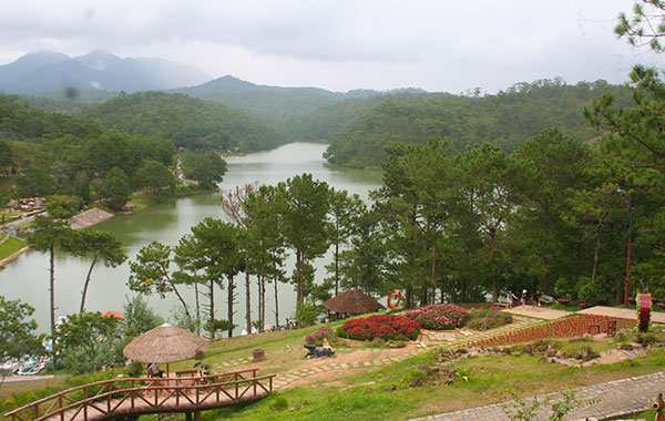 Hồ Tuyền Lâm